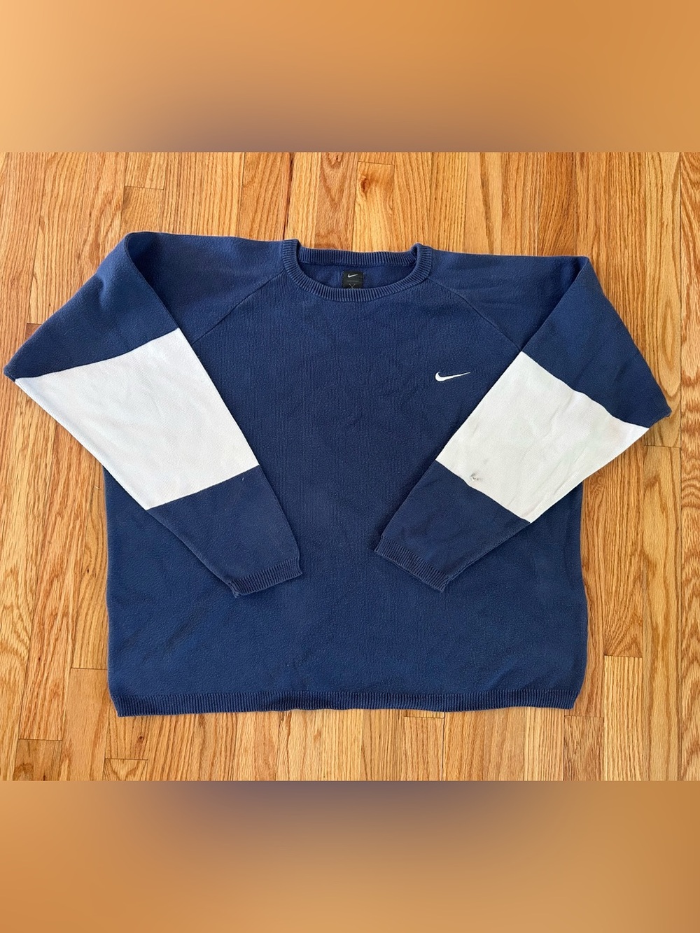 Nike Men’s Navy Crewneck Sweatshirt with White Sleeve Panels